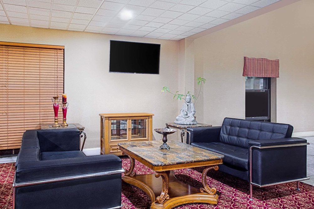 Quality Inn Chattanooga Hamilton Place 23/36
