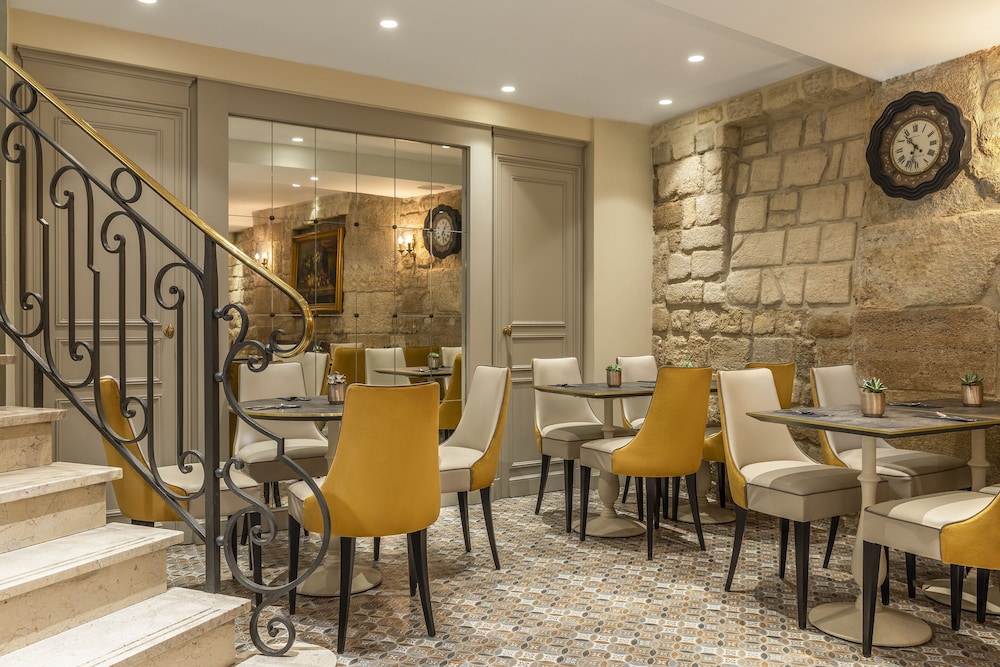 Hotel Ducs de Bourgogne 40/45
