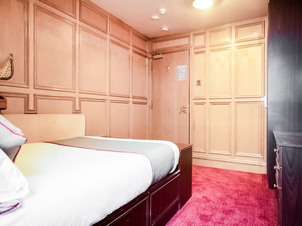 Rowers Hotel 12/48