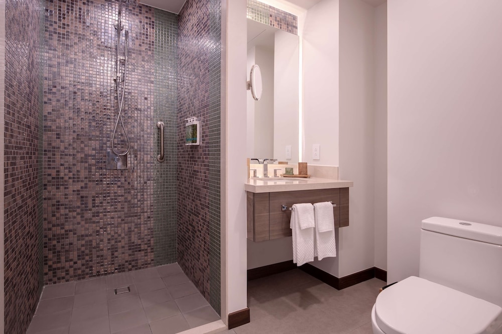 Botanika Osa Peninsula, Curio Collection by Hilton 18/73