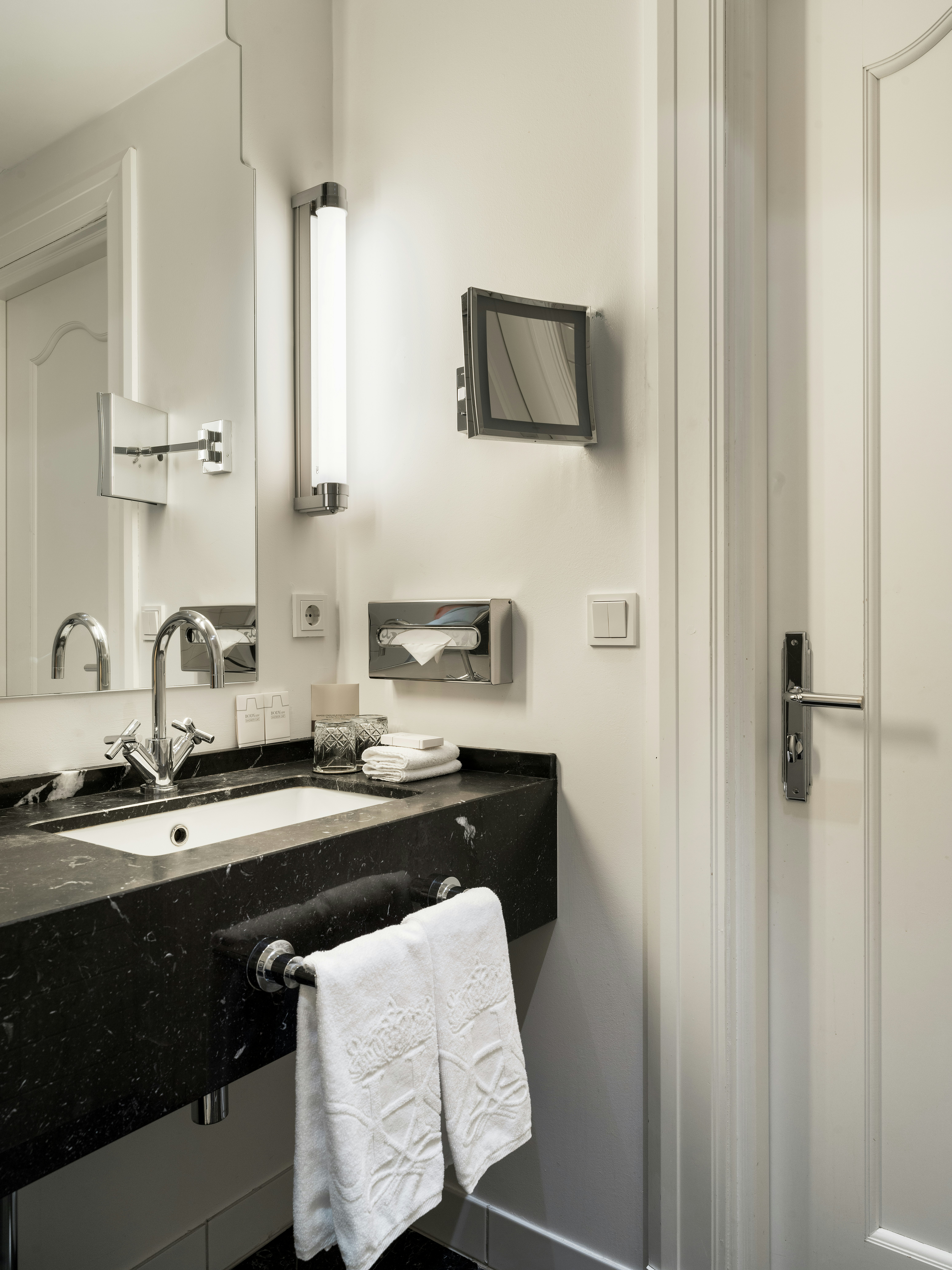 Double Room Deluxe, Hotel Borg by Keahotels 5/6