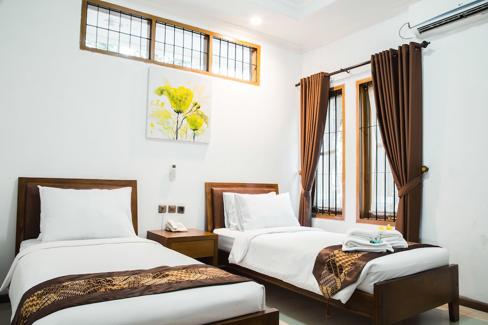 KULDESAK VILLAS BANDUNG 16/74