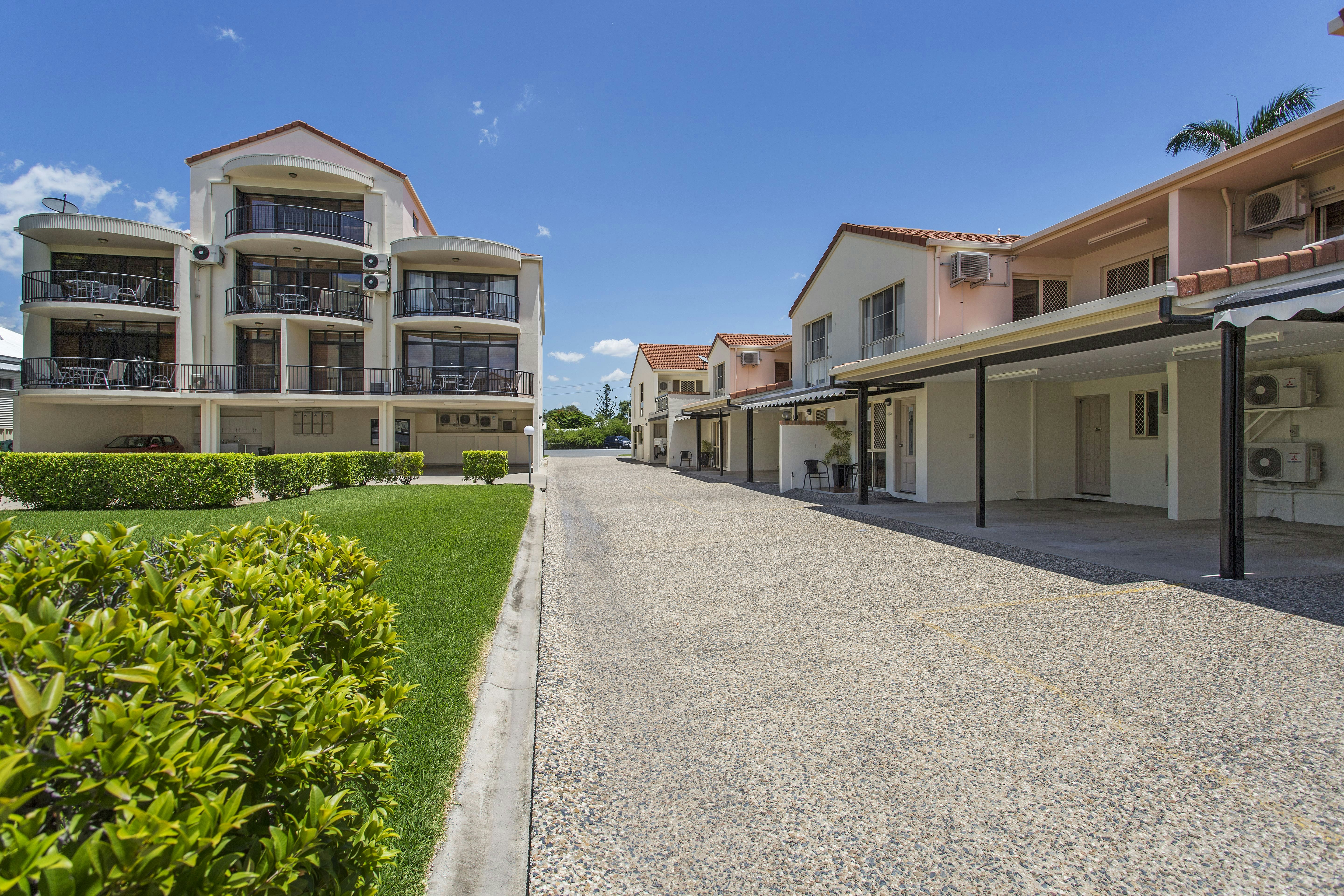 City Ville Luxury Apartments And Motel 20/20
