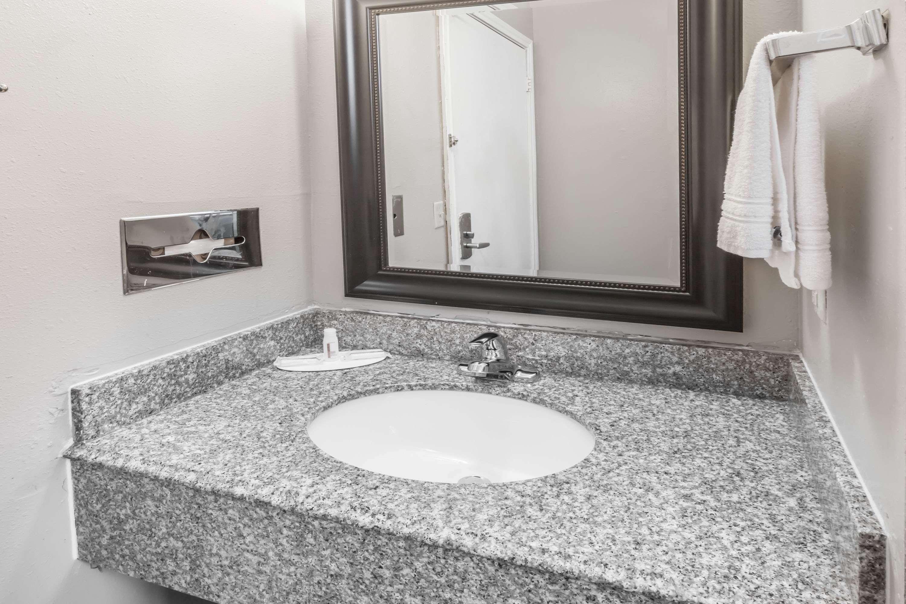 Super 8 By Wyndham Chickasha 27/28