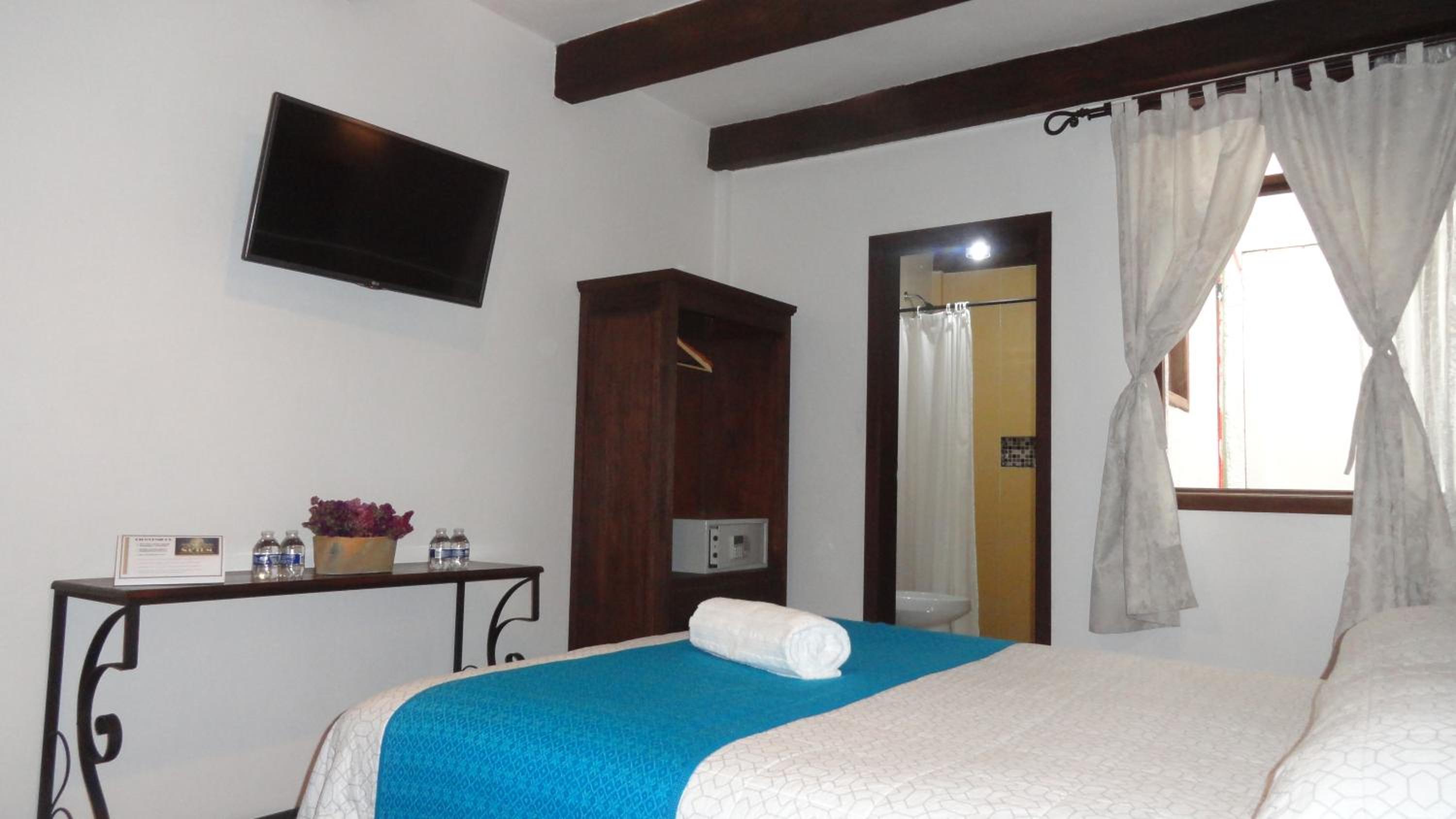 غرفة رباعية، Hotel Na'lum 5/10