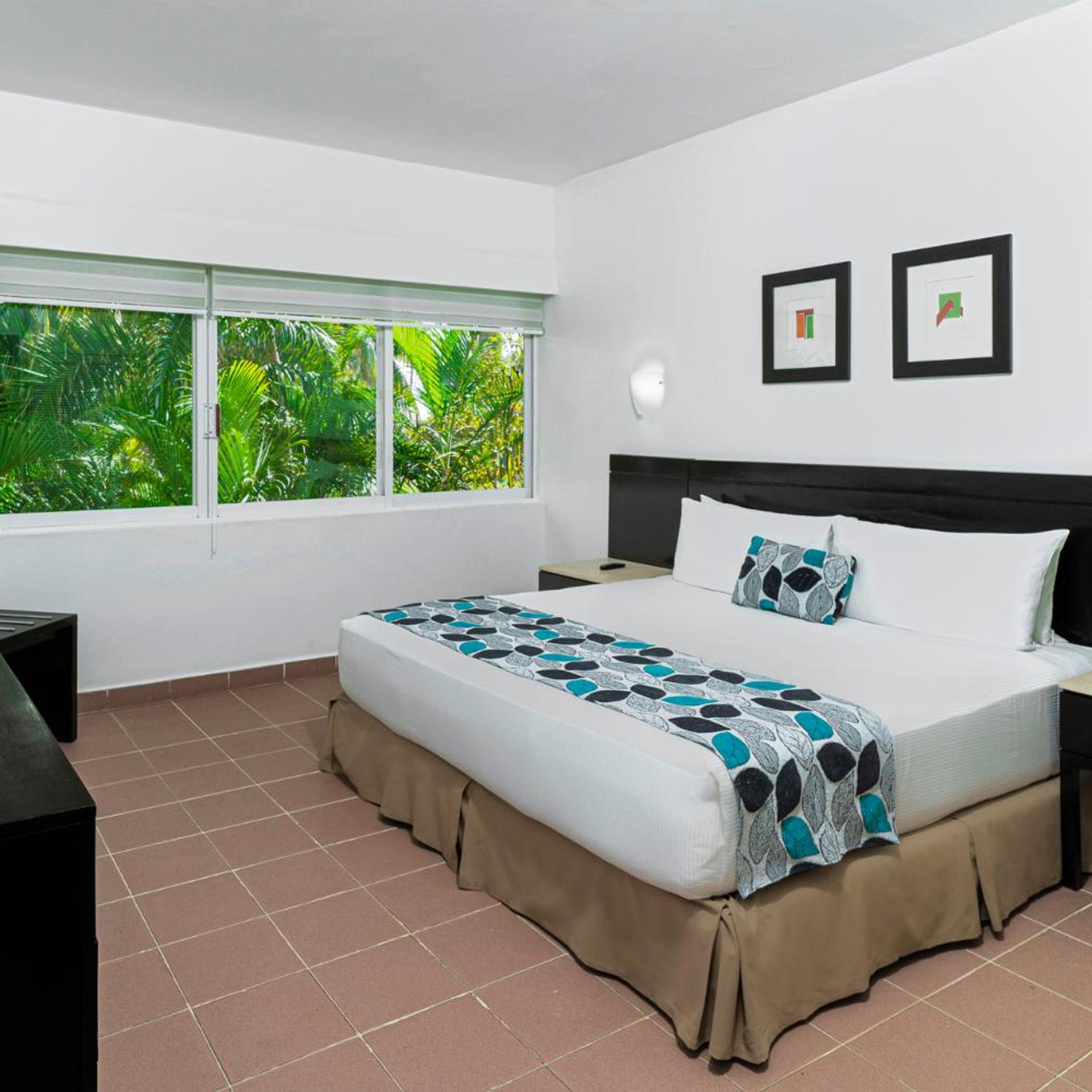 Standard, Double Bed, Garden View