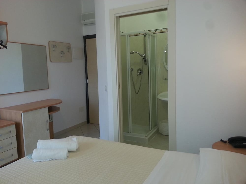 HOTEL PRESTIGE 16/50