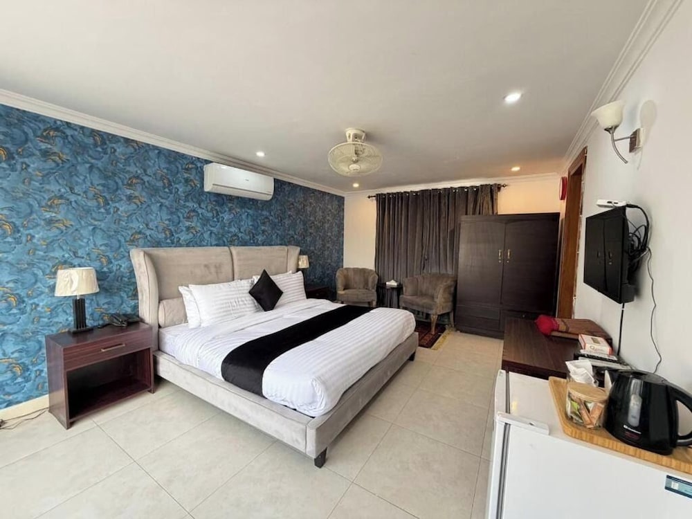 Rhodium Elite Hotel 33/56