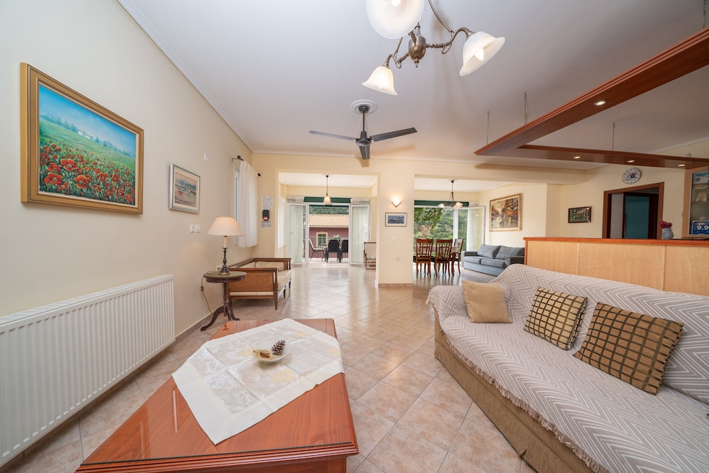 Faos Luxury Apartments 24/50