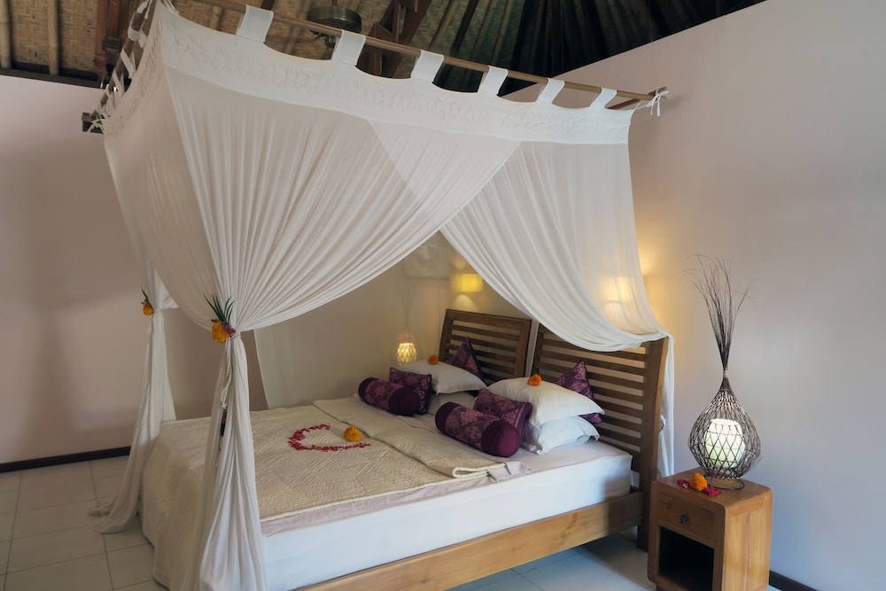 2 BEDROOMS, VILLA, PRIVATE POOL