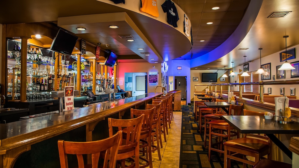 Rock Island Inn & Suites Marshalltown 36/55