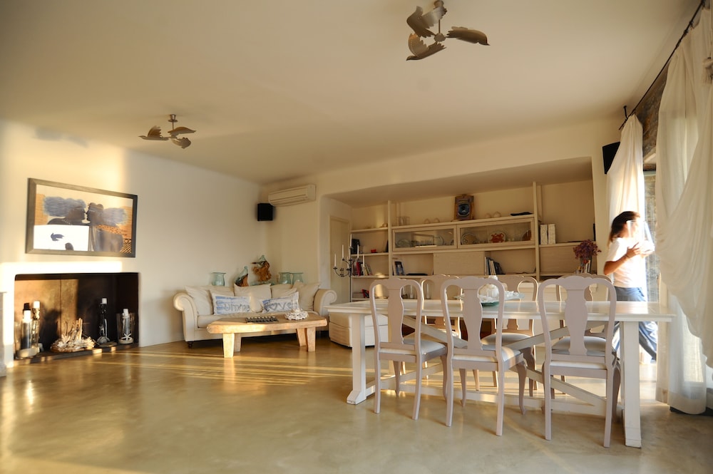 Aigis Suites 30/50