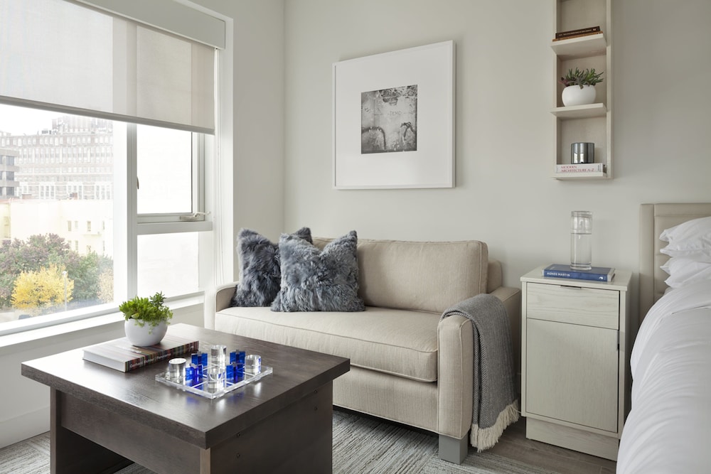 Placemakr Dupont Circle 52/64
