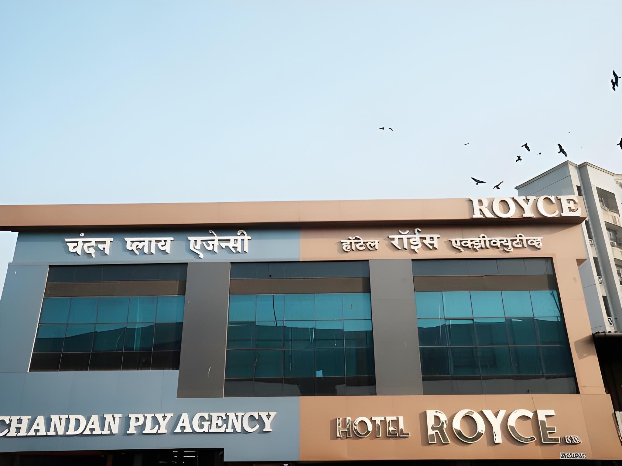 Hotel Royce Executive, Near US Consulate 1/28