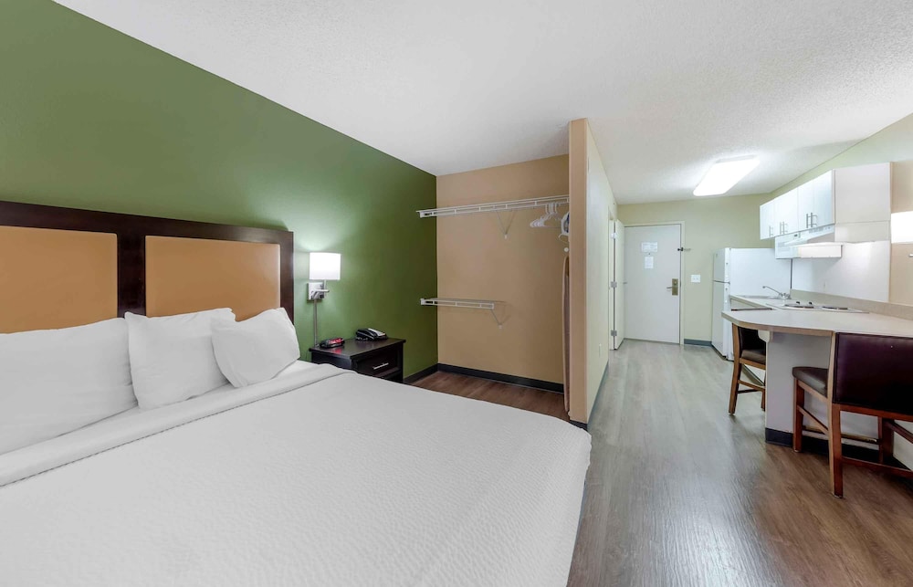 Extended Stay America Suites Orange County Cypress 13/62