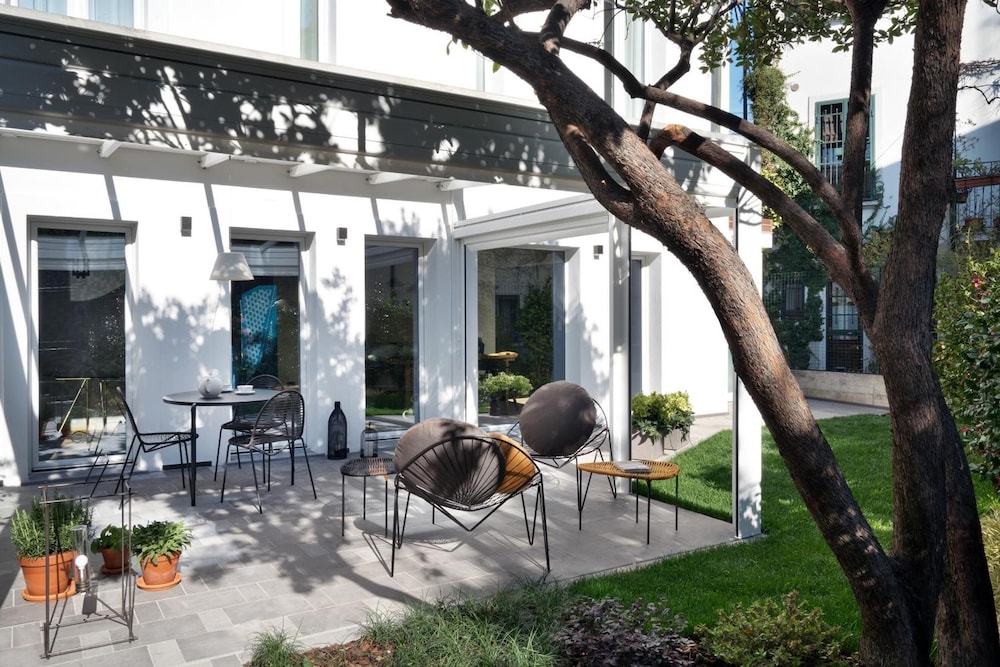 Conti Guest House 5/44