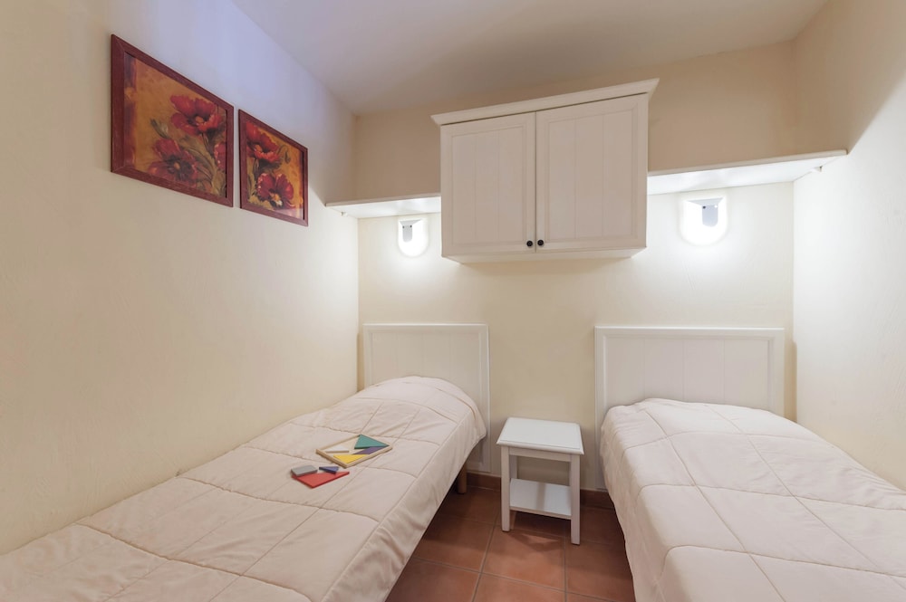 1 Bedroom, Apartment, Twin Beds, Sofa, Balcony or Terrace