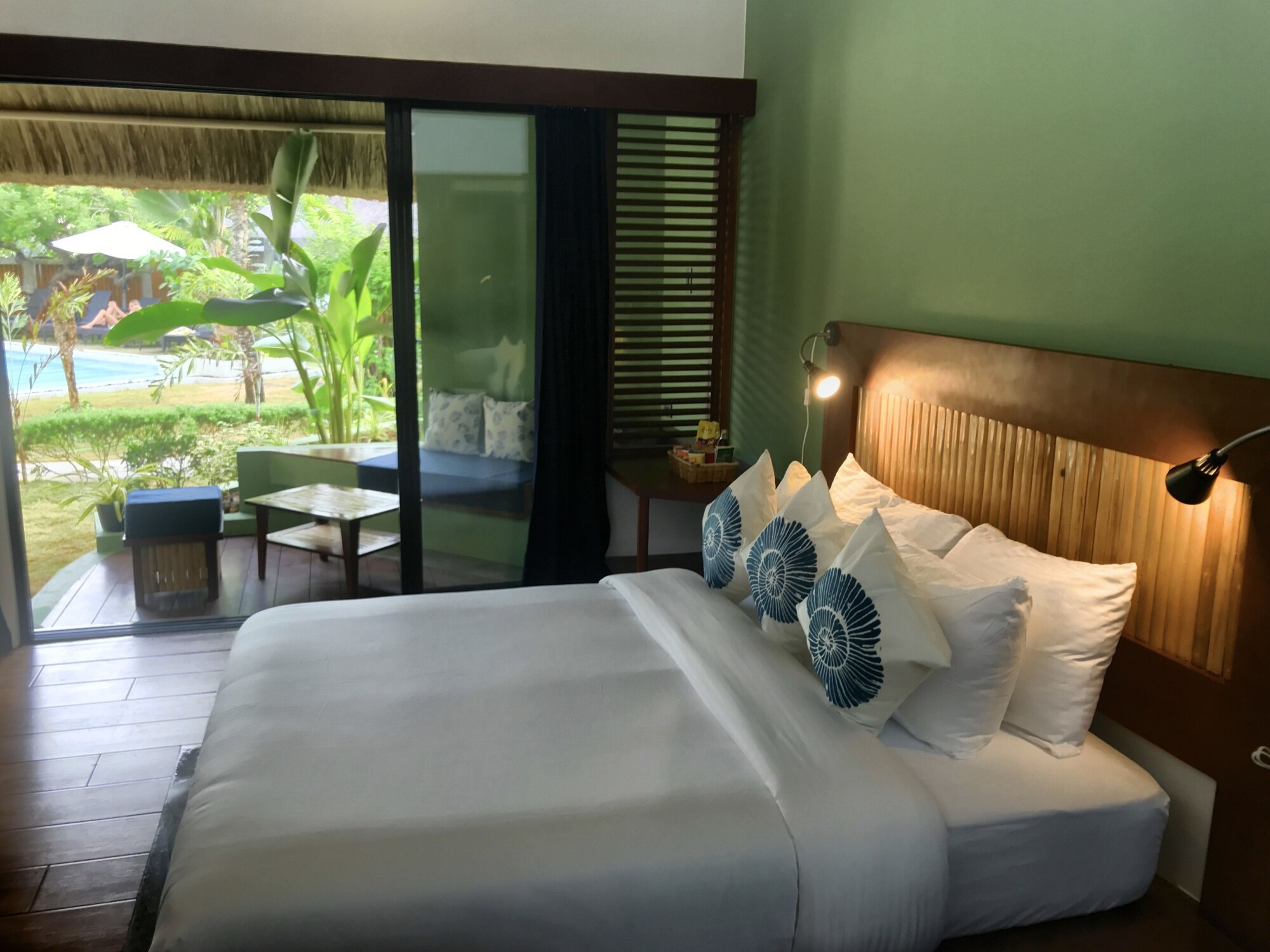 DELUXE, QUEEN BED, RESORT VIEW, PRIVATE BATHROOM