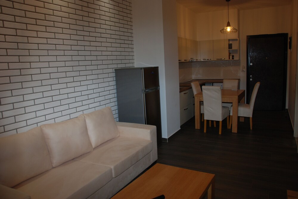 Sunrise Luxury Apartment 24/50