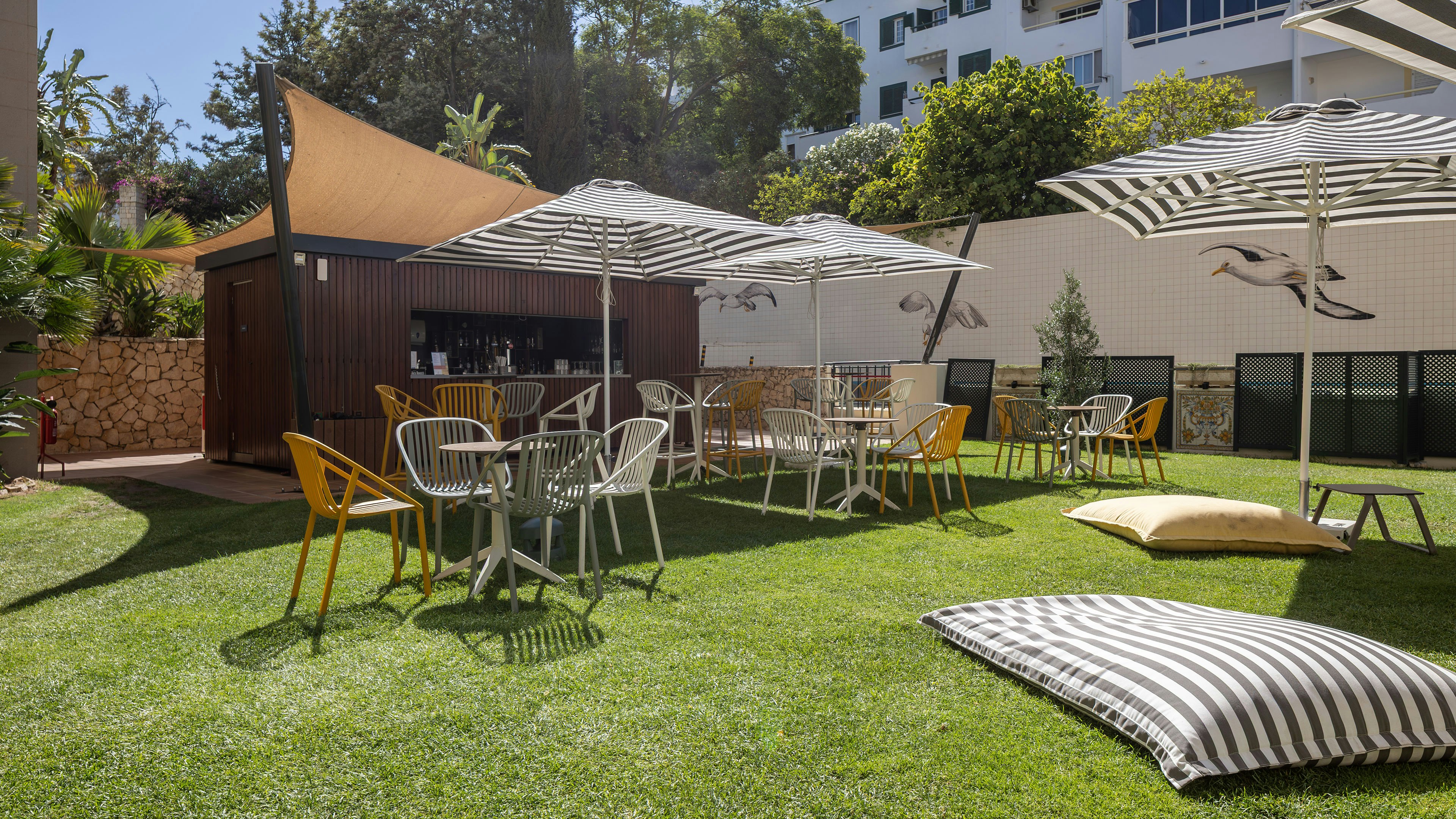 Holiday Inn Algarve Albufeira by IHG 77/79
