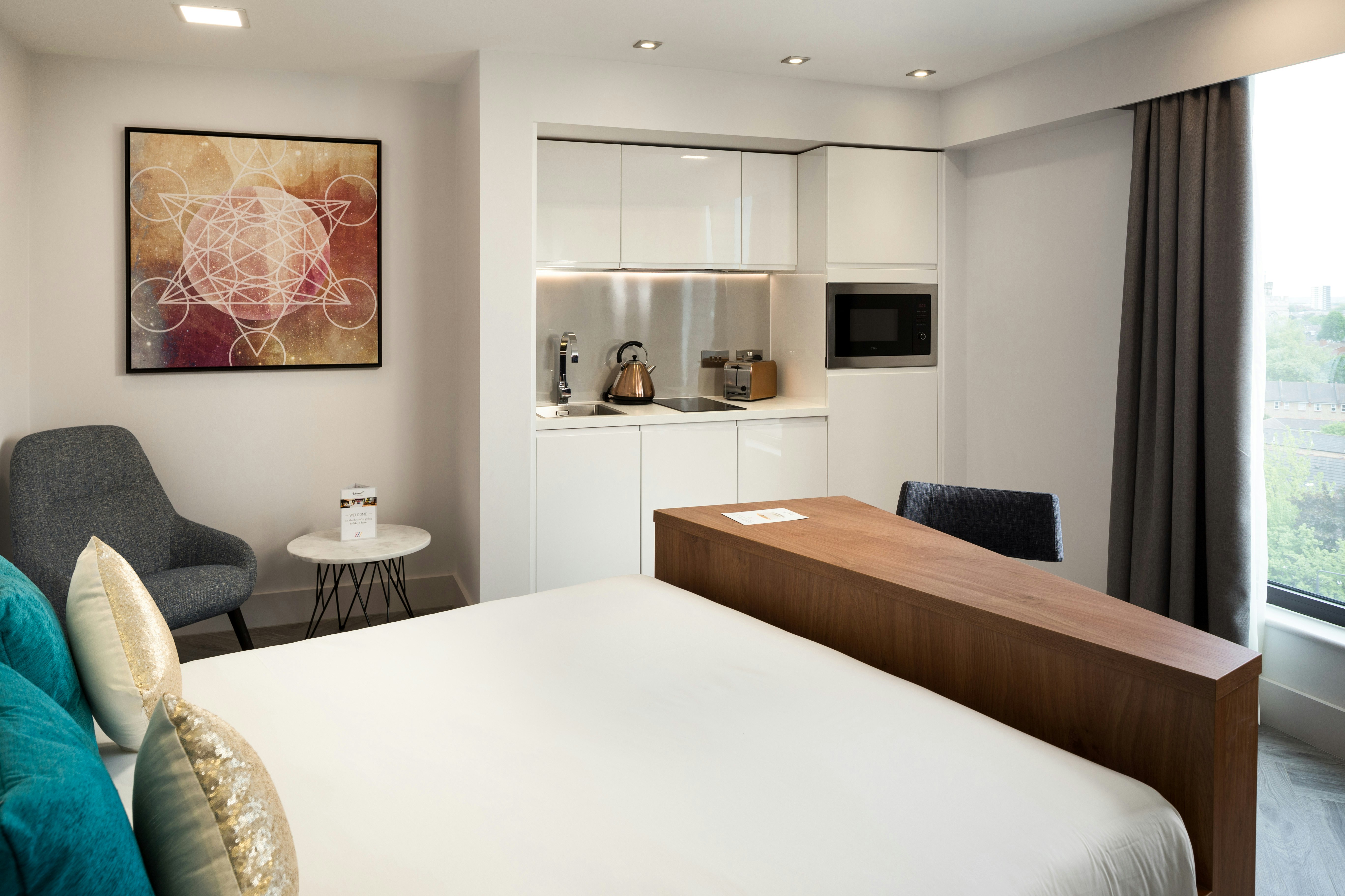 Roomzzz London Stratford 7/18