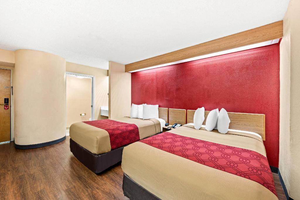 Efficiency, 2 Queen Beds