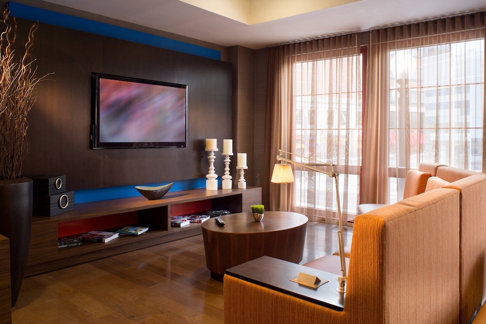 Downtown Providence Courtyard By Marriott 35/64