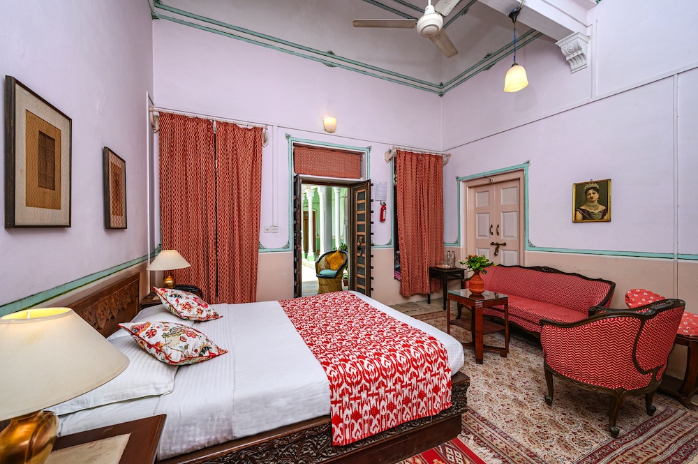 The Piramal Haveli (20th Century; Shekhavati, Rajasthan) 7/39