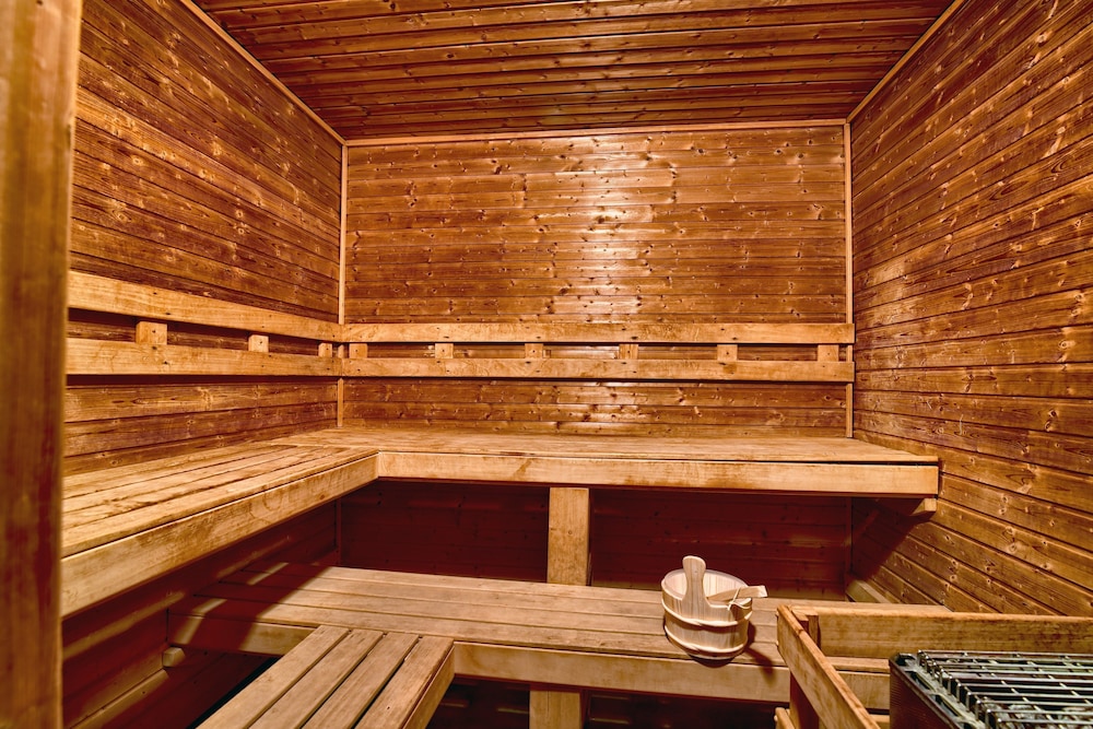 swimming pool spa