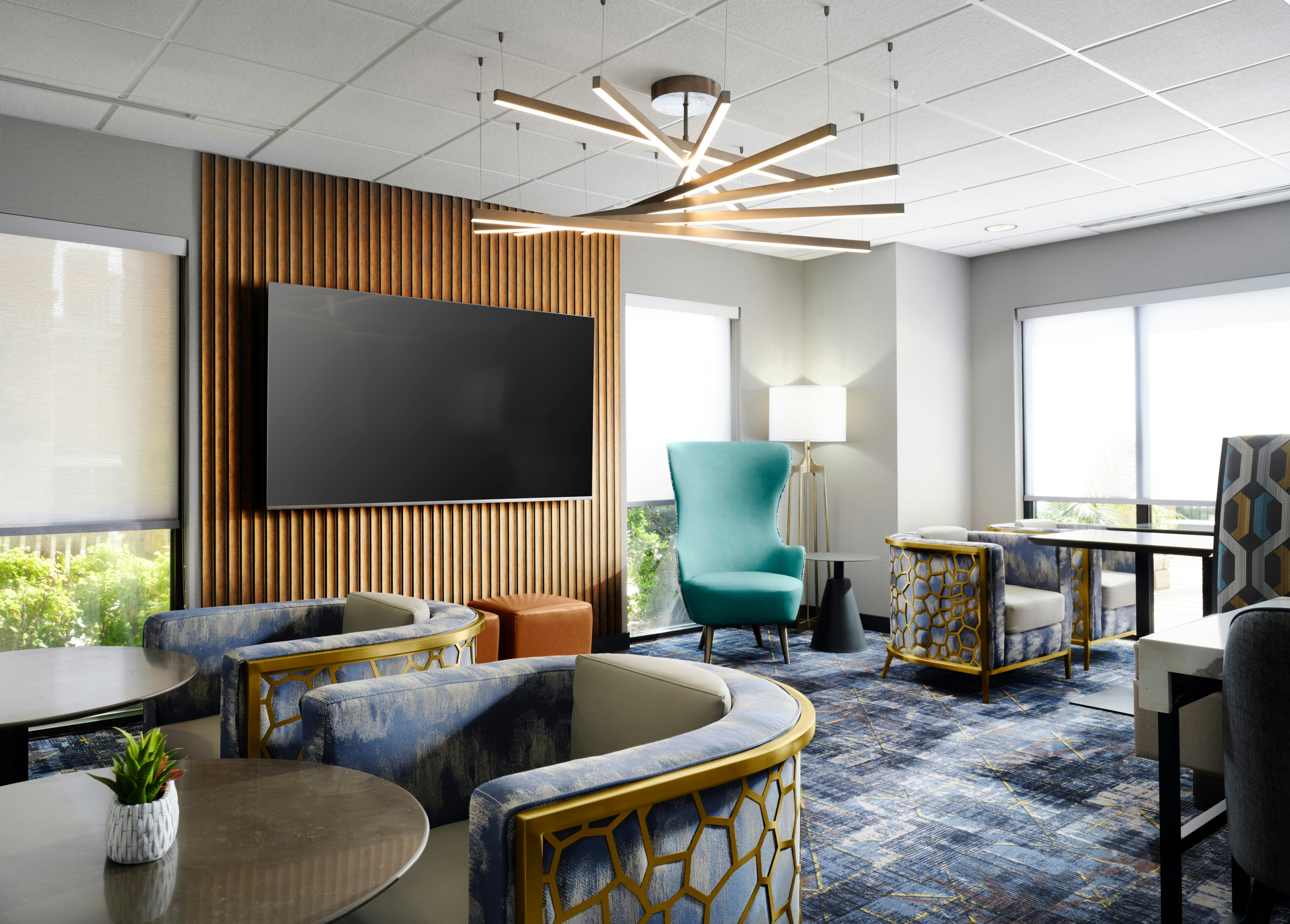 Hampton Inn And Suites Dallas Dfw Airport W Sh 183 Hurst 40/45