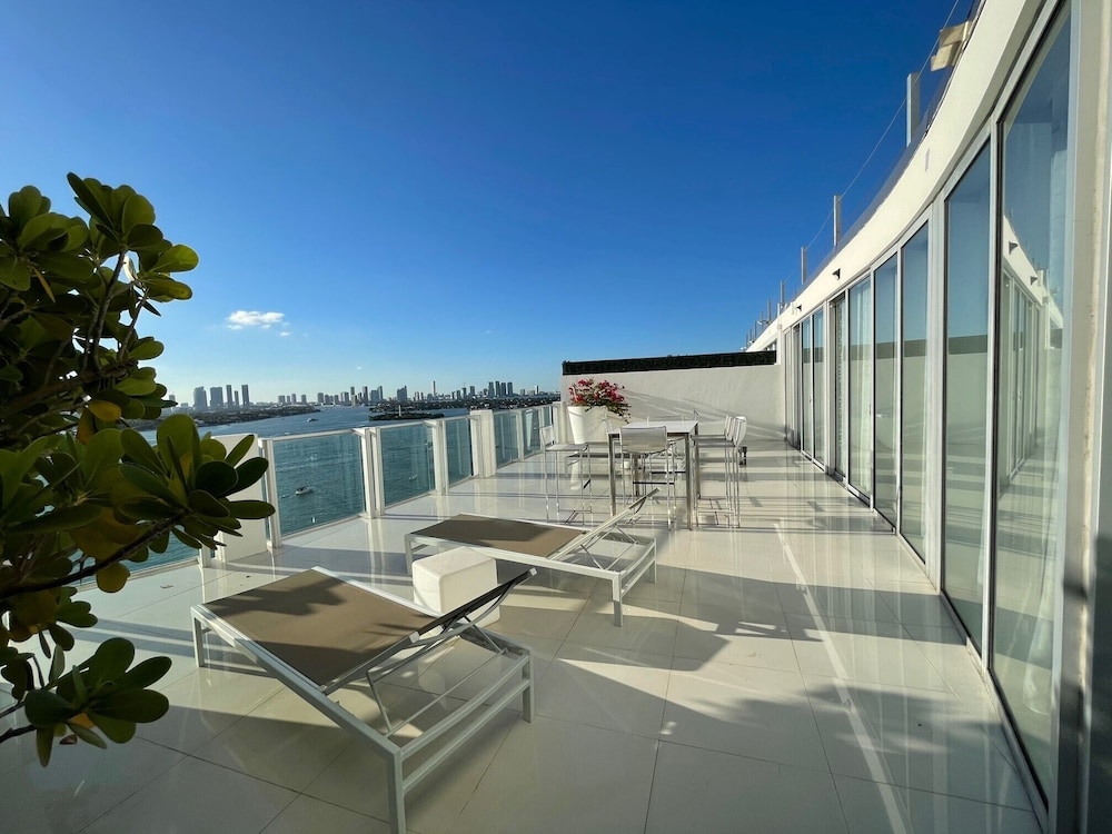Mondrian South Beach 7/64
