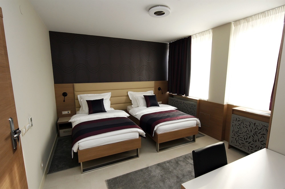 STANDARD, TWIN BEDS