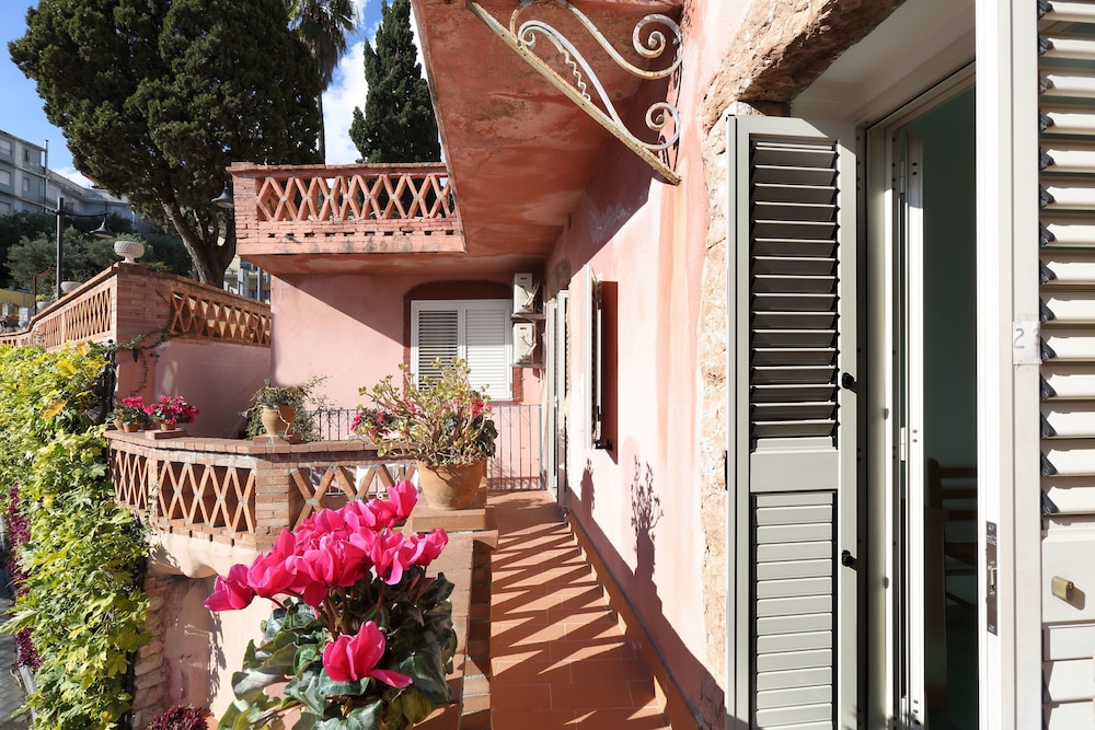 Hotel Villino Gallodoro 9/61