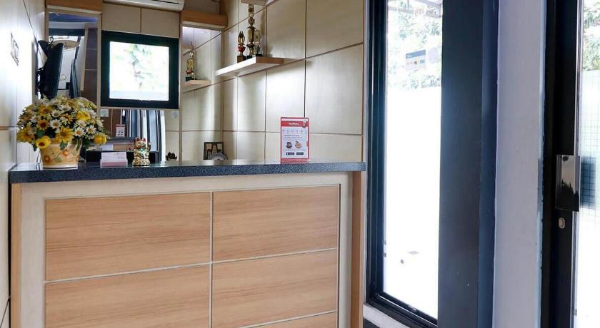 Reddoorz Plus Near Undip Tembalang 13/47