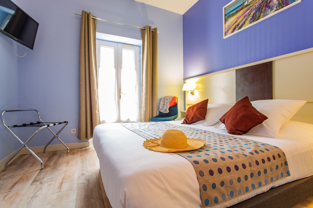 Hotel Du Port 15/50