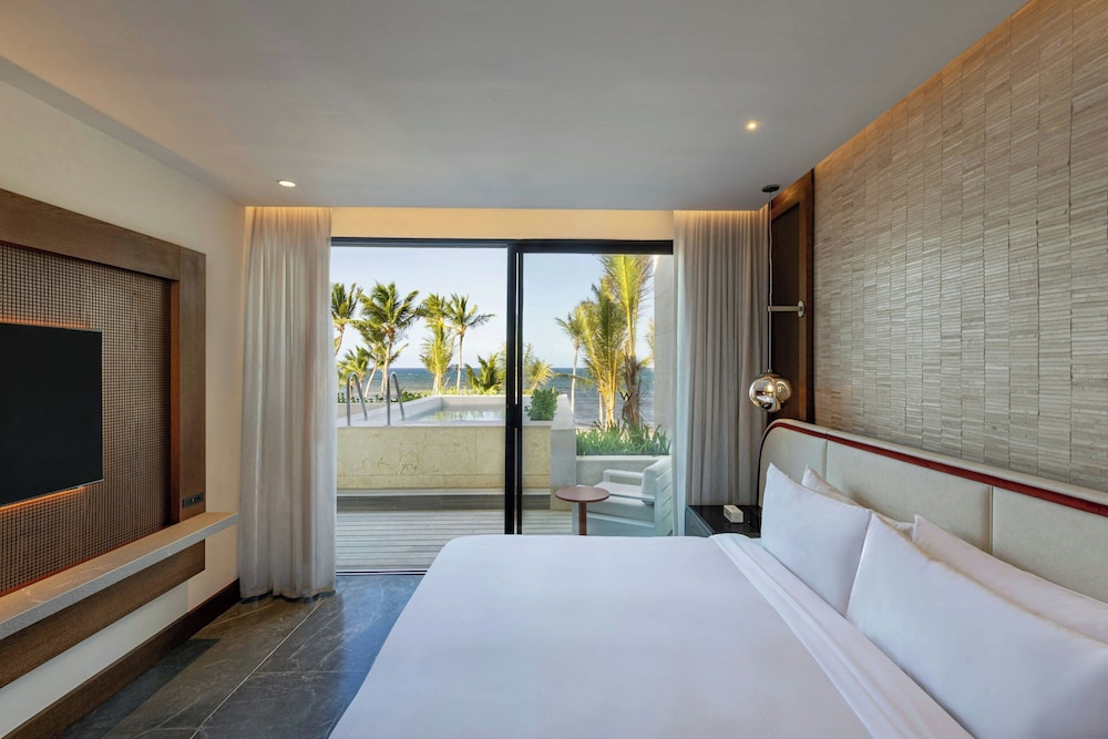 3 Bedrooms, Larimar, Penthouse, Suite, 4 King Beds, Adult Only, Private Pool