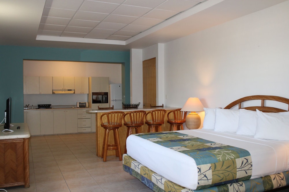 Fajardo Inn 8/50