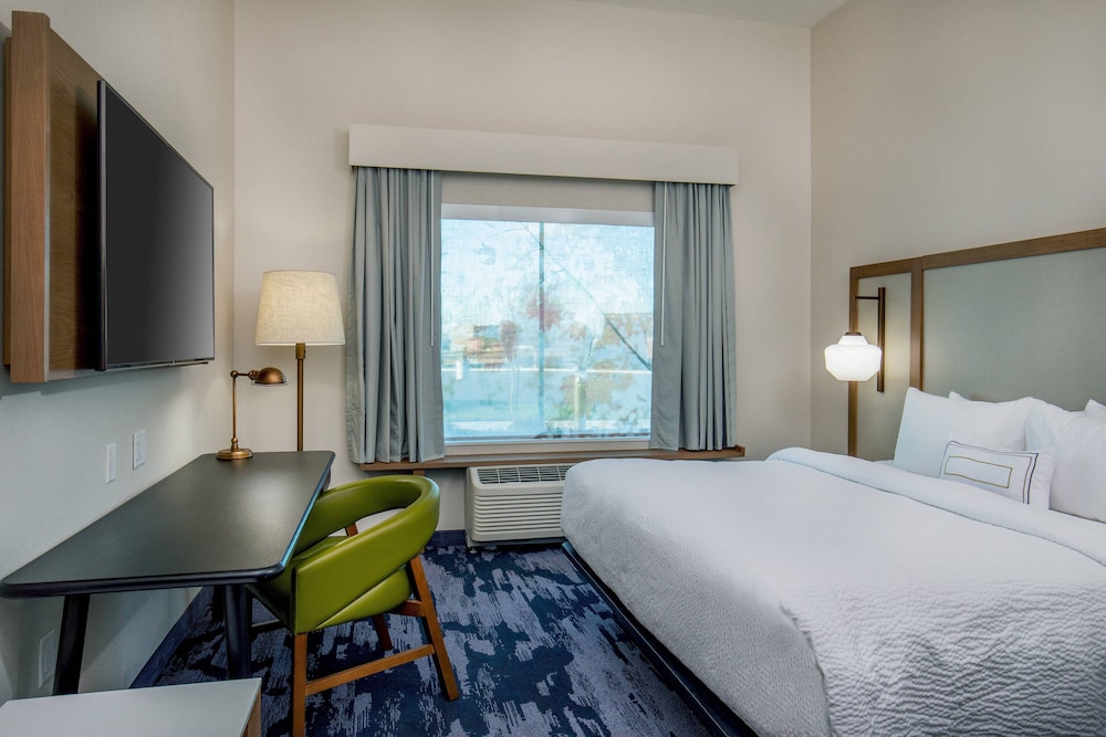 Fairfield Inn & Suites By Marriott Mcpherson 7/33