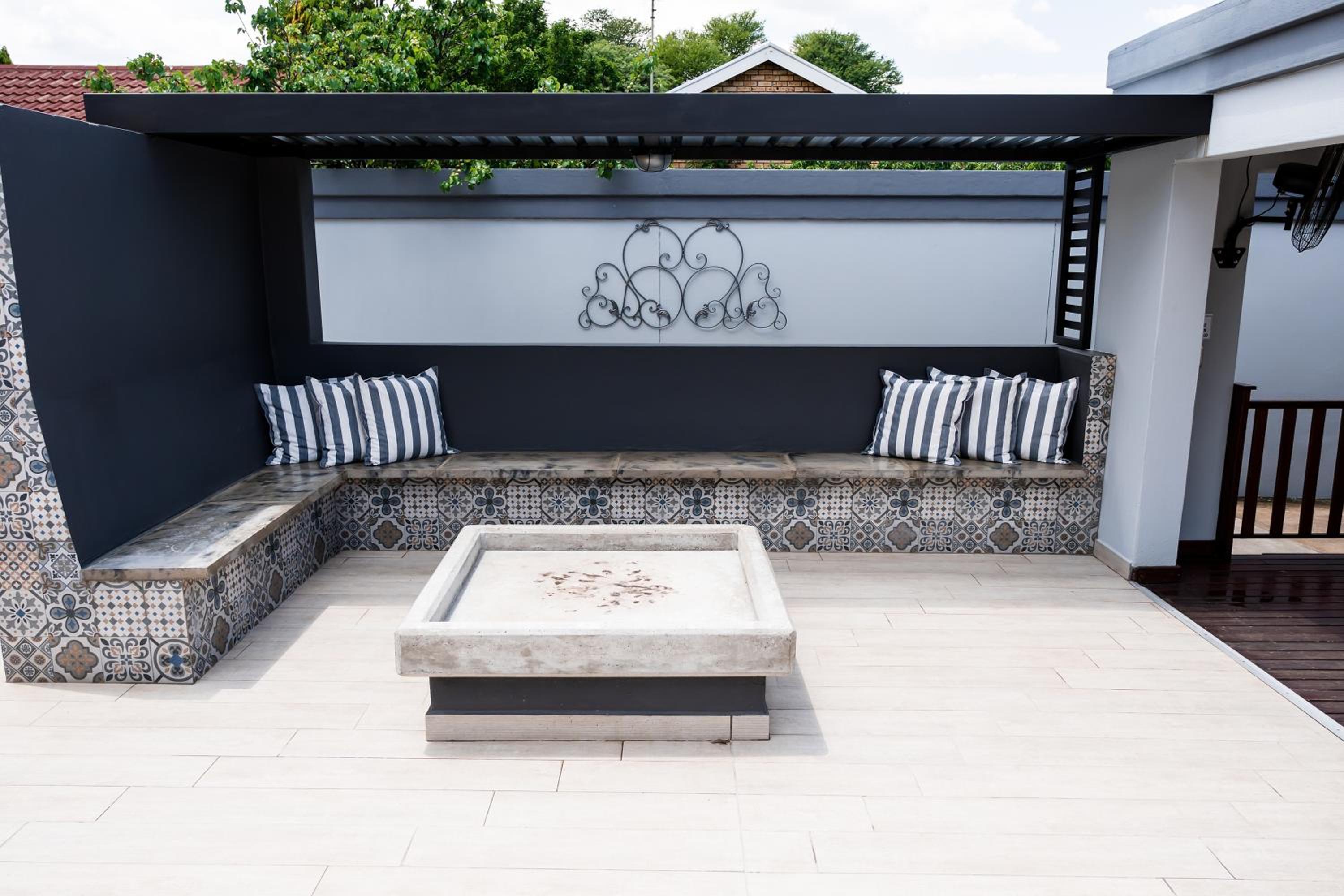 Villa Gracia Guesthouse 4/19