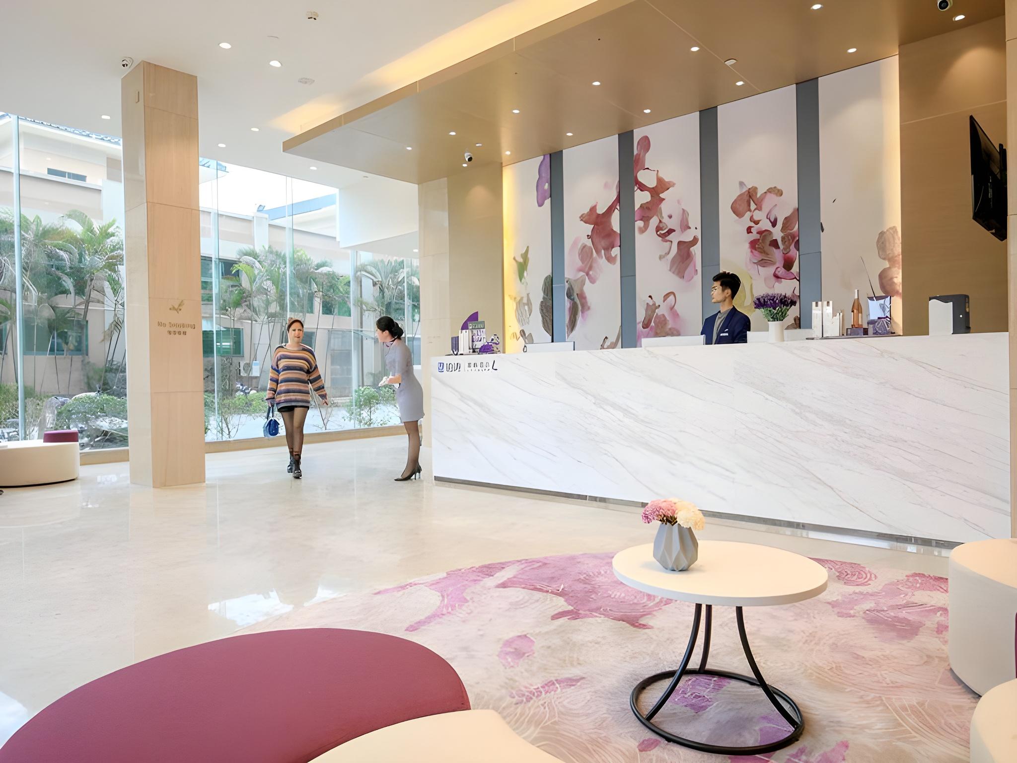Lavande Hotel (Foshan South Railway Station Bijiang Light Rail Station) 15/43