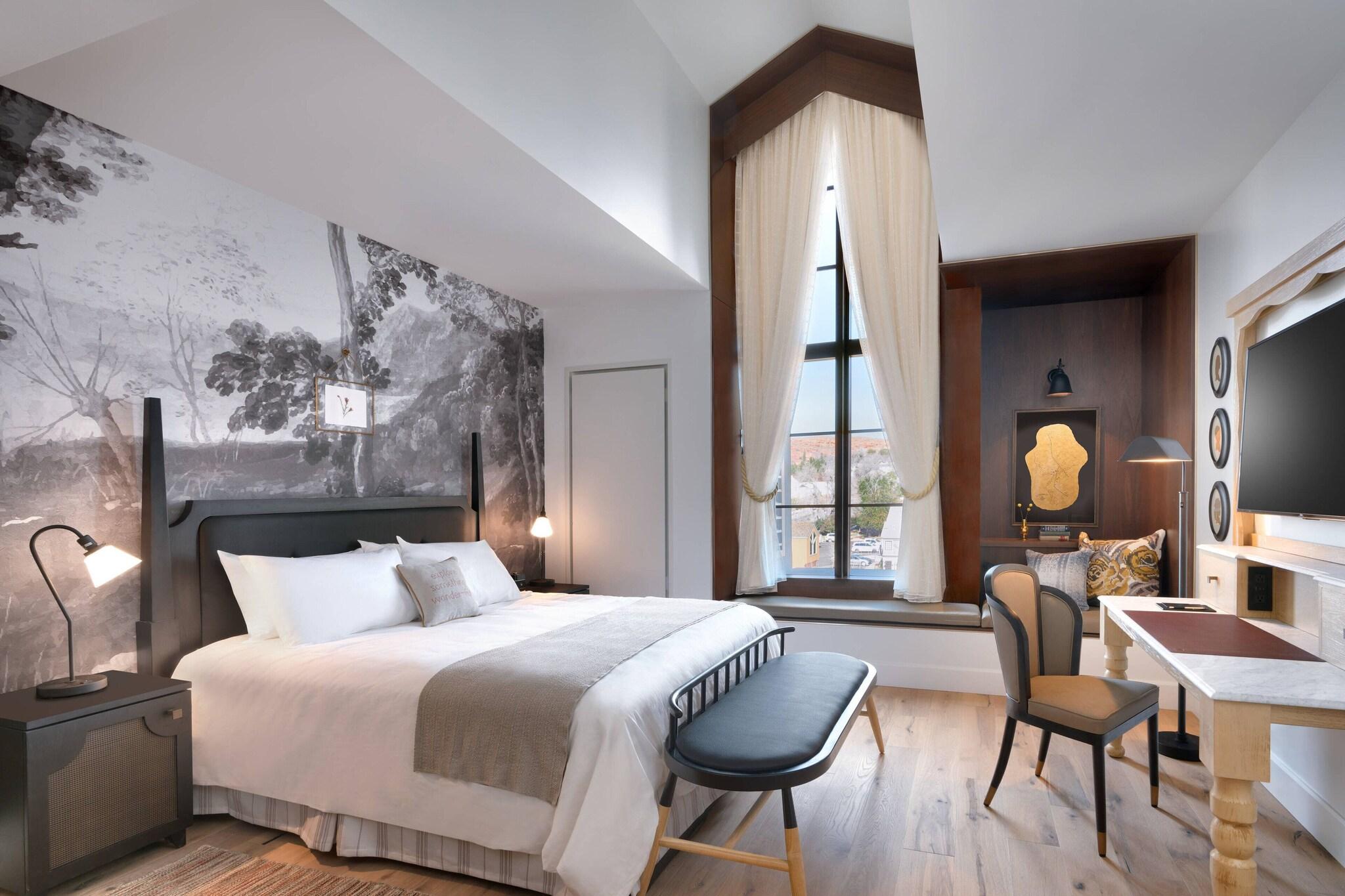 Suite, King Bed