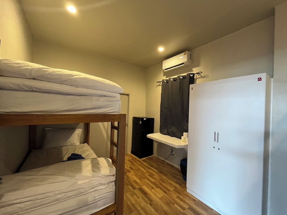 Mixed Dorm, Platinum, Male Only, Bunk Bed