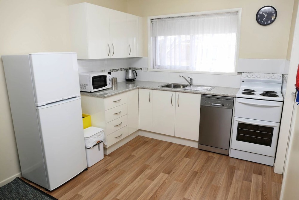 Westwood Motor Inn 42/50
