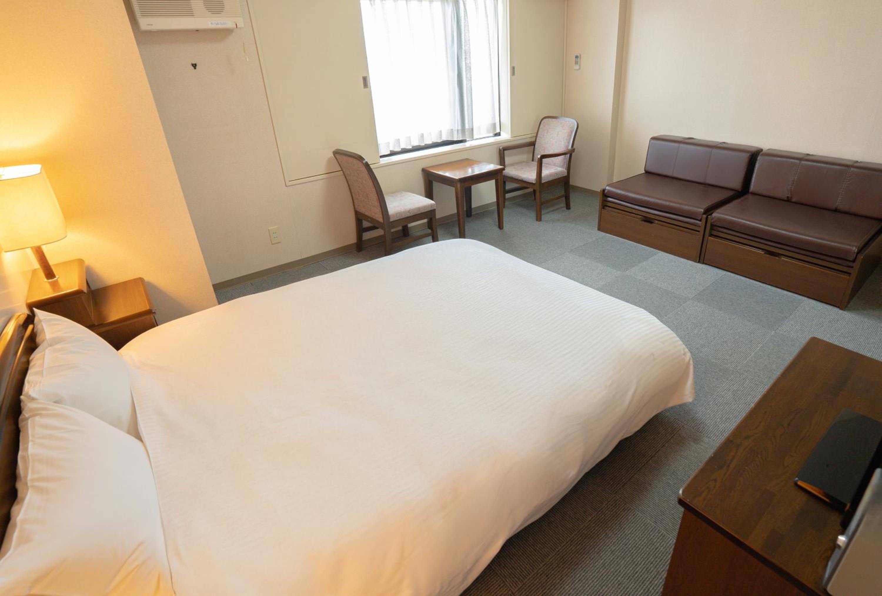 Semi Room, Semi Double Bed, Smoking