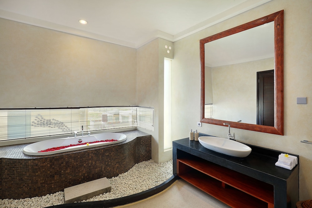 The Miracle Nusa Dua 48/50