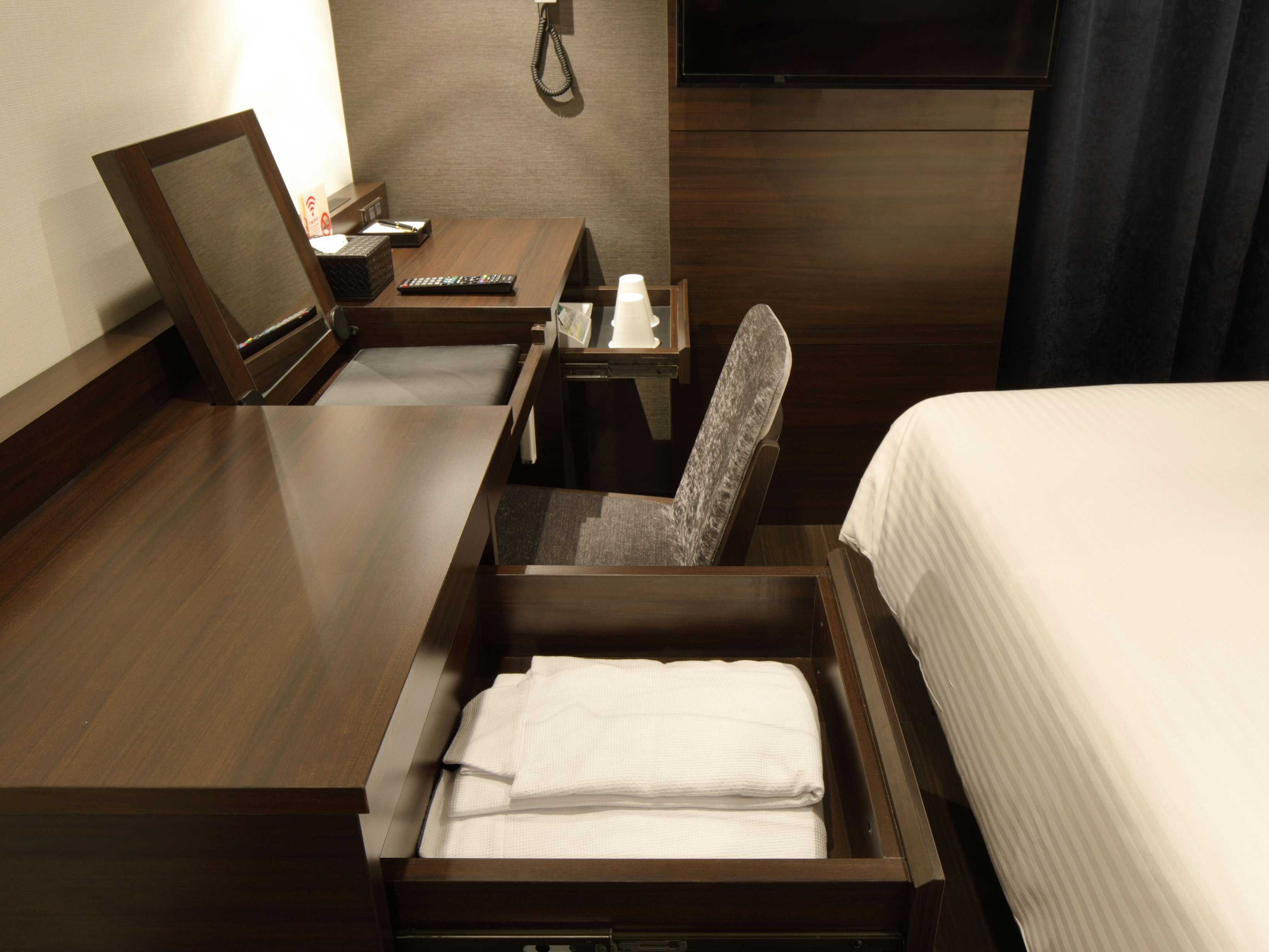 غرفة بسرير مزدوج، Red Roof Inn And Suites Osaka Namba Nippombashi 5/10