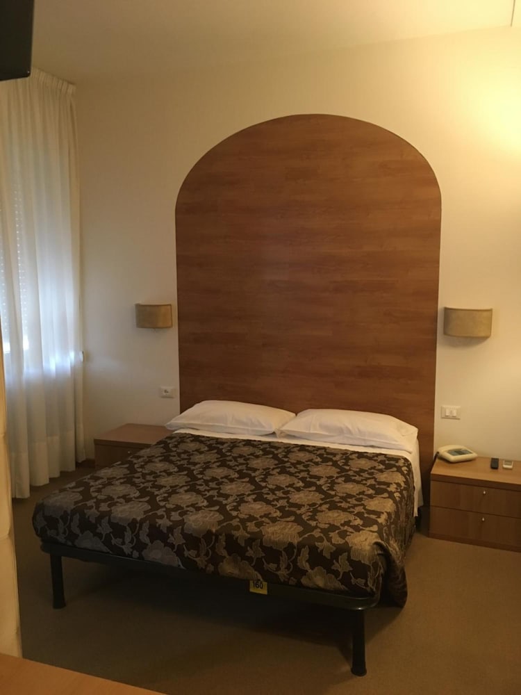 Hotel Europa Parking 12/64