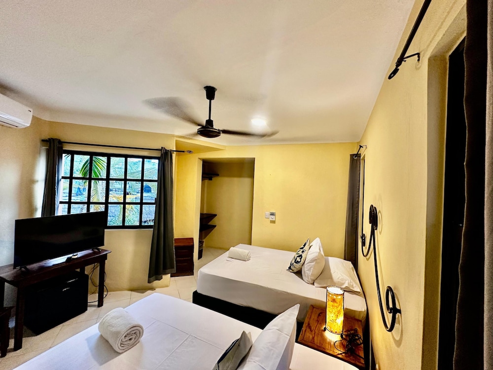Hotel Barrio Latino by Kavia 15/50