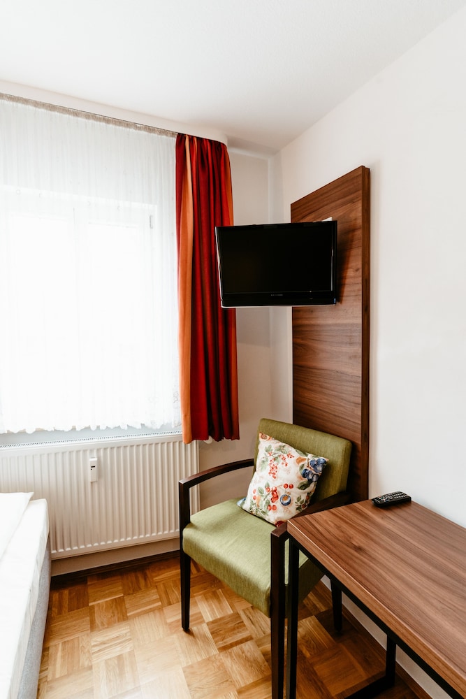 Hotel Gasthof Goldener Greifen 34/50
