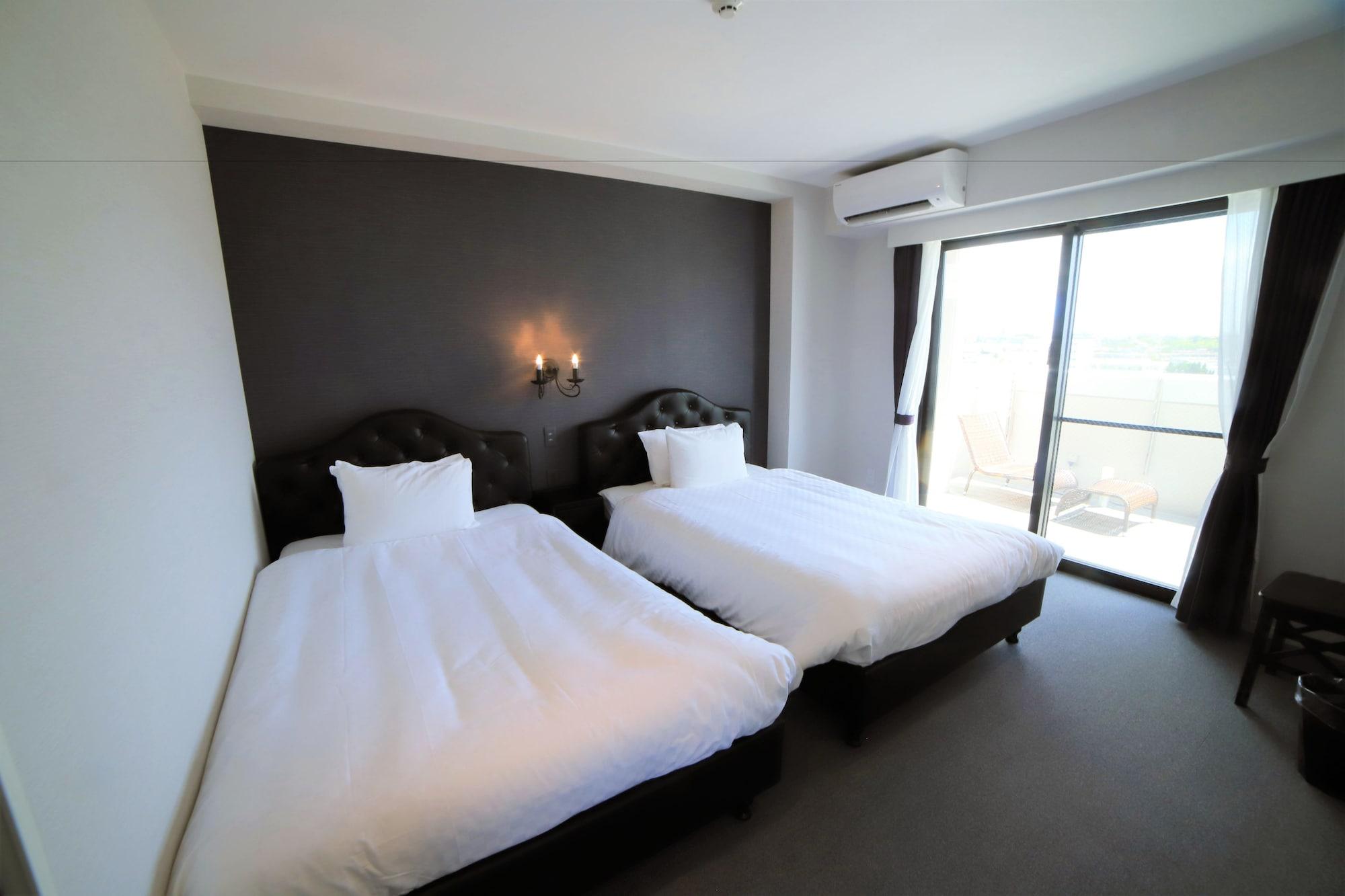 Hotel 385 9/45